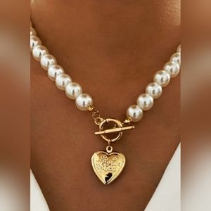 Gold Vintage Heart Pendant Pearl Choker Necklace